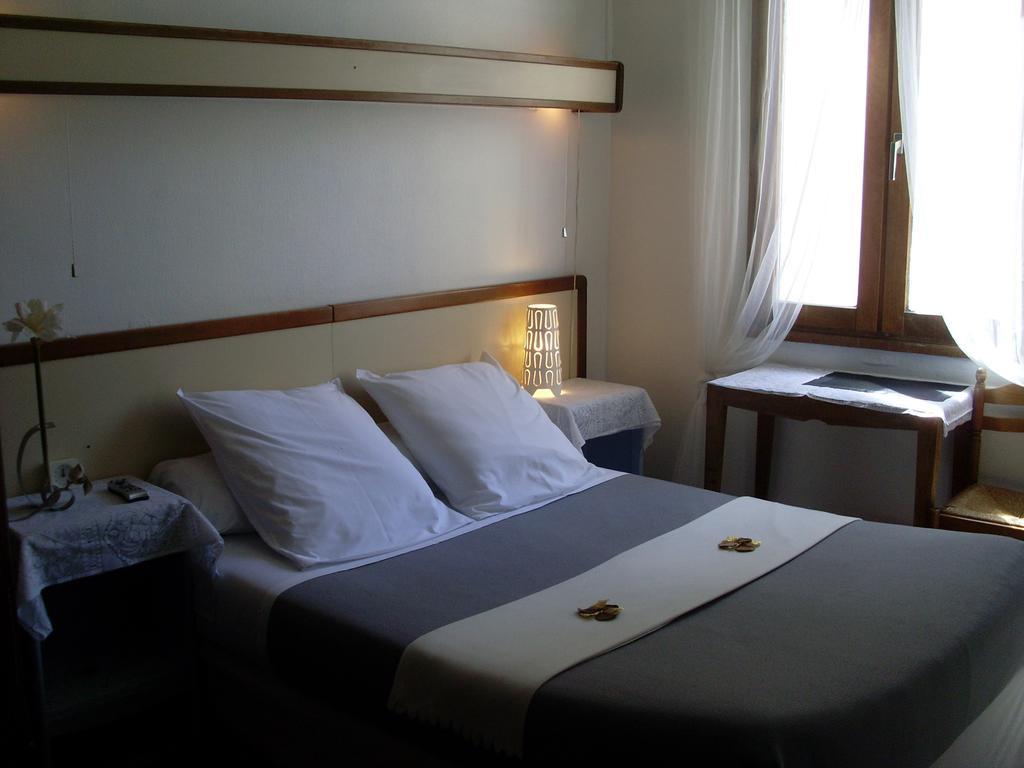 Hotel Innova Cardabella Avignon Exterior photo