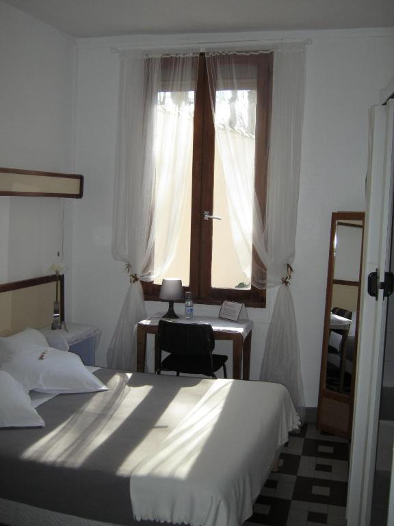 Hotel Innova Cardabella Avignon Room photo