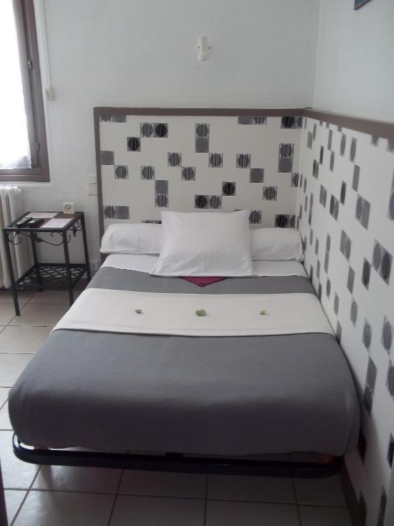 Hotel Innova Cardabella Avignon Room photo
