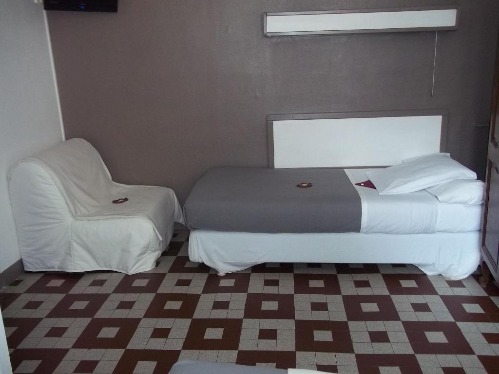 Hotel Innova Cardabella Avignon Room photo